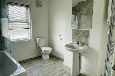 Bathroom 2 152 Whitl
