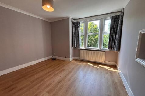 London Road, Redhill photo 4