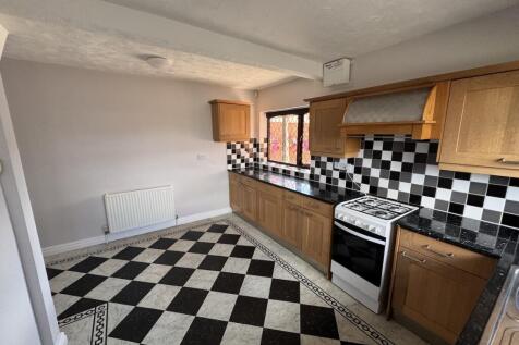 WALL HEATH - Foundry Road photo 3