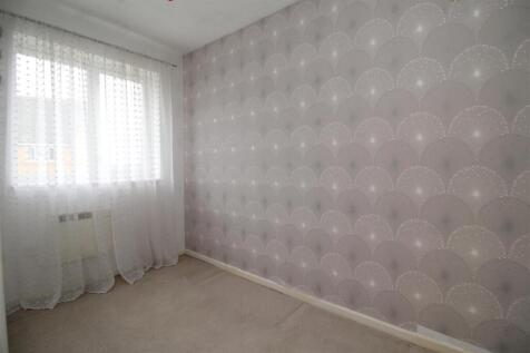 bedroom 2 .JPG