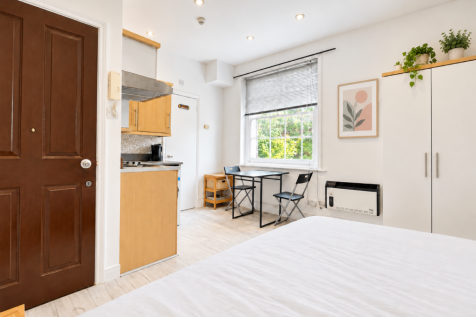 Studio Apartment for Sale in E8