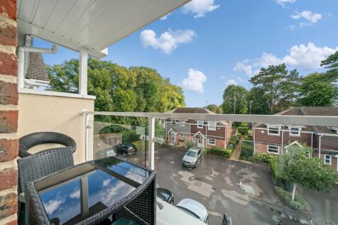 Pendenza, Cobham, KT11 photo 4