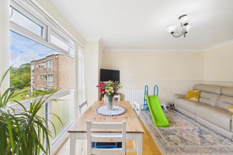 CAM02023G0-PR0168-STILL017