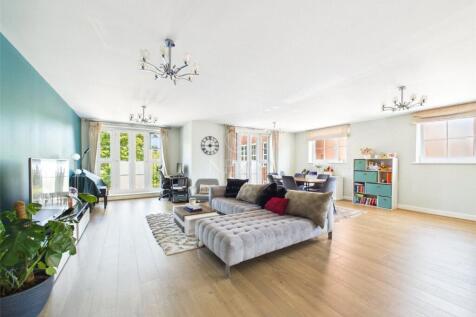 Gresham House, Gresham Park Road, Woking, London, GU22 photo 5