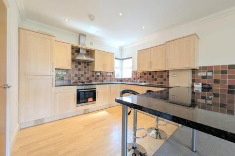 To Let - Park Avenue, Hesketh Park, PR9 - Two Bedroom Spacious Apt photo 4