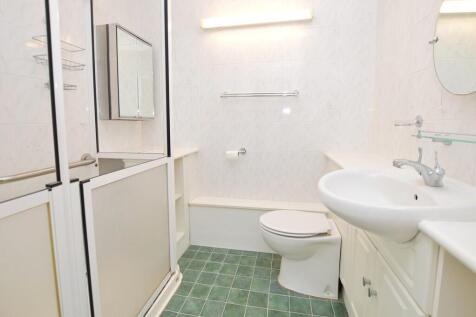 a12e812d-Bathroom