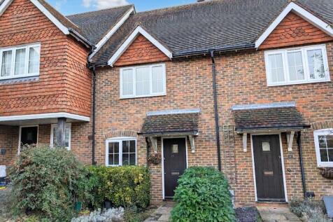 2-bed terraced on Peppersgate, Lower Beeding, RH13, £1,450/mo