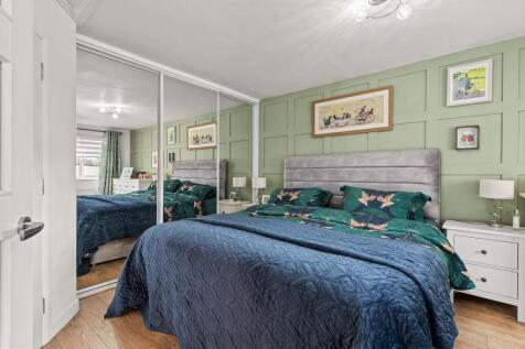 4 bed, 2 bath Detached Bungalow in Cardiff - Photo 12
