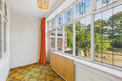 CAM02386G0-PR0142-STILL012