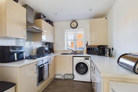 Kitchen &amp; Living area