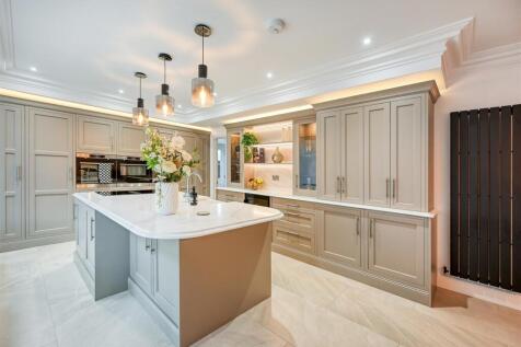 10 The Moat House-08.jpg