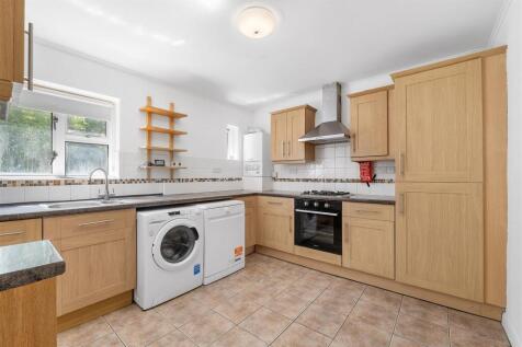 Magpie Hall Close, BR2 8JQ17-HDR.JPG