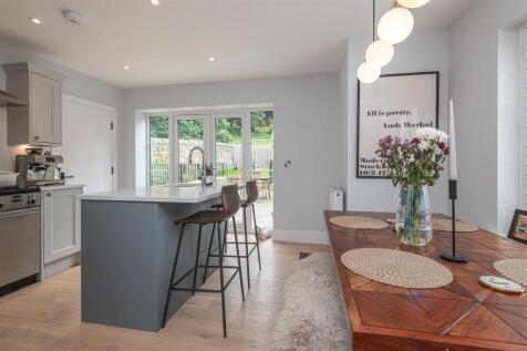 27 - 6 North Light Place BD22 8FD.jpg