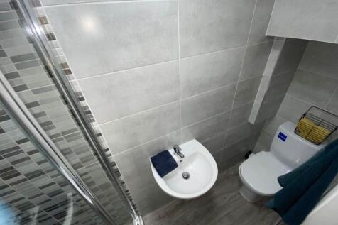 Bedroom 5 en-suite
