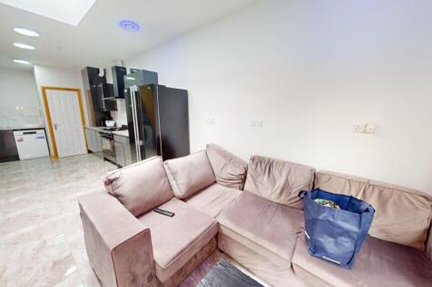 5-bed house on 67A, Harrow Road, Selly Oak, Birmingham, B29 7DW, £693/mo