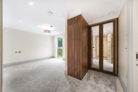 Master Bedroom 2.jpg