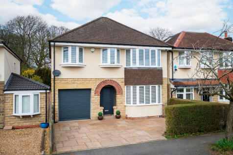 4 bed, 2 bath Detached in Sheffield - Photo 4