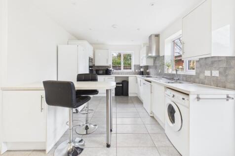 CAM02545G0-PR0568-STILL022