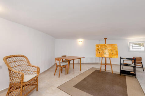 Atelier or Versatile Space on the Lower Level