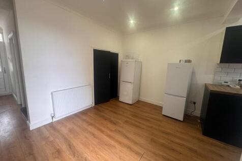 Southwell Grove Road, Leytonstone, Waltham Forest photo 4