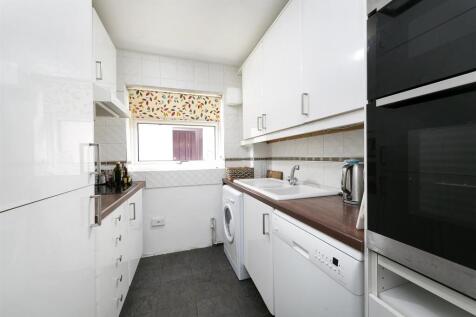 1, 42a Grosvenor Road-02 - LR.jpg