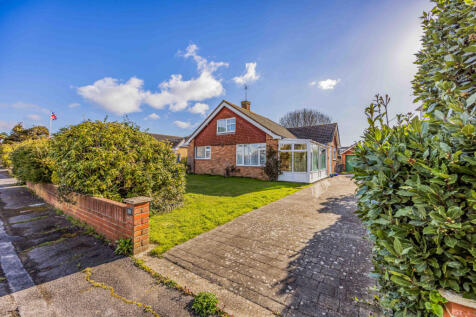 SOUGHT AFTER AREA WITH NO ONWARD CHAIN