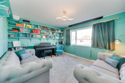 KITCHEN, DINER AND LIVING ROOM