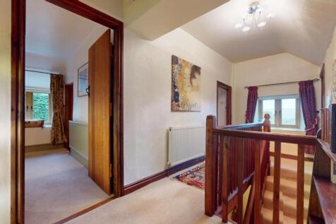 FIRST FLOOR CENTRAL LANDING