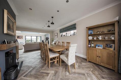 Large Feature Dining Place