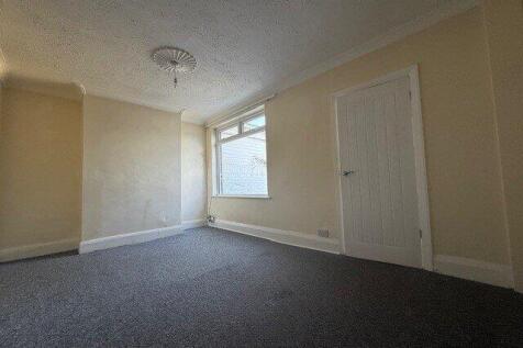 Keswick Gardens, Inglemire Lane, Hull, East Yorkshire, HU6 photo 5