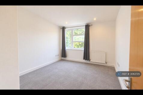 Warfield Road, London, NW10 photo 3