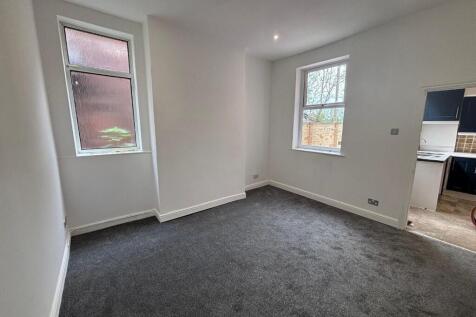 King Street, Dukinfield, Cheshire, SK16 photo 3