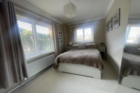 Keelan Grd floor bed 4.JPG