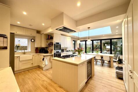 KITCHEN/DINING/FAMILY ROOM