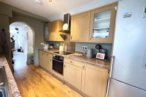 Highland Place, Bridgend, CF31 1LS photo 3