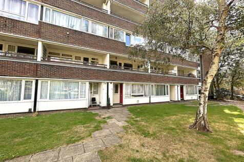 COMMUNAL GARDENS &amp; PARKING