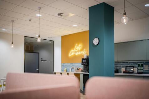 Serviced Office to rent Image 11