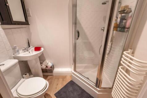 Shower Room: