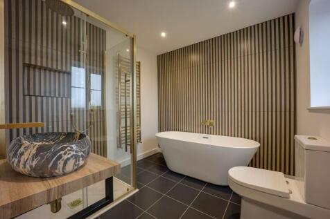 Ensuite To Bedroom One