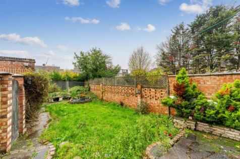 14 Lynton Close, Isleworth TW7 7ET-26.JPG