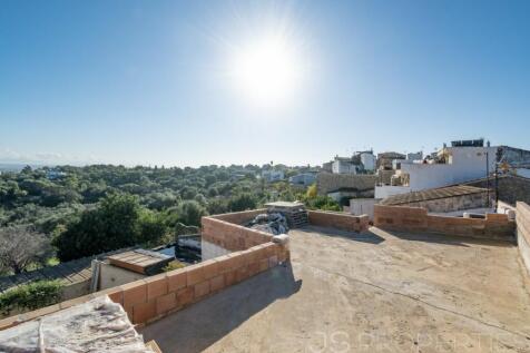 TOWNHOUSE IN CAMPANET WITH UNIQUE VIEWS