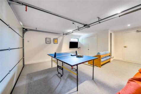Garage/Games Room