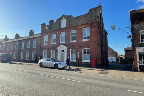 2-bed flat on Phoenix House Bartholomew Street Newbury, £1,400/mo