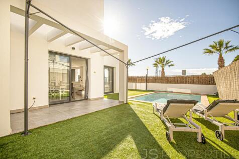 FANTASTIC HOUSE IN A QUIET LOCATION IN CAN PICAFORT