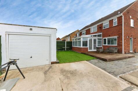 Garage and Rear Garden