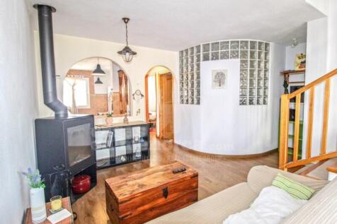 Entire house is Castell