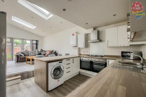 Kitchen/ Living Room