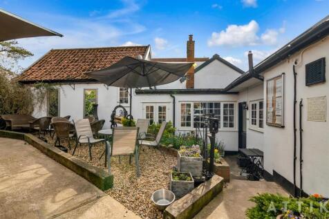 The White House The Street Westleton IP17 3AD (51)