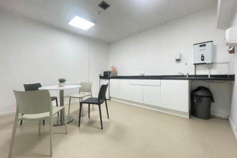 Office to rent Image 4