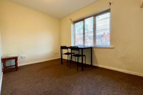 Longville Court , The Avenue, Coventry photo 5